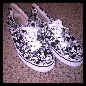 Disney Mickey Mouse sneakers size 9 black & white